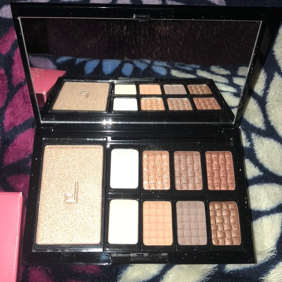 Nudes eye shadow palette doucce